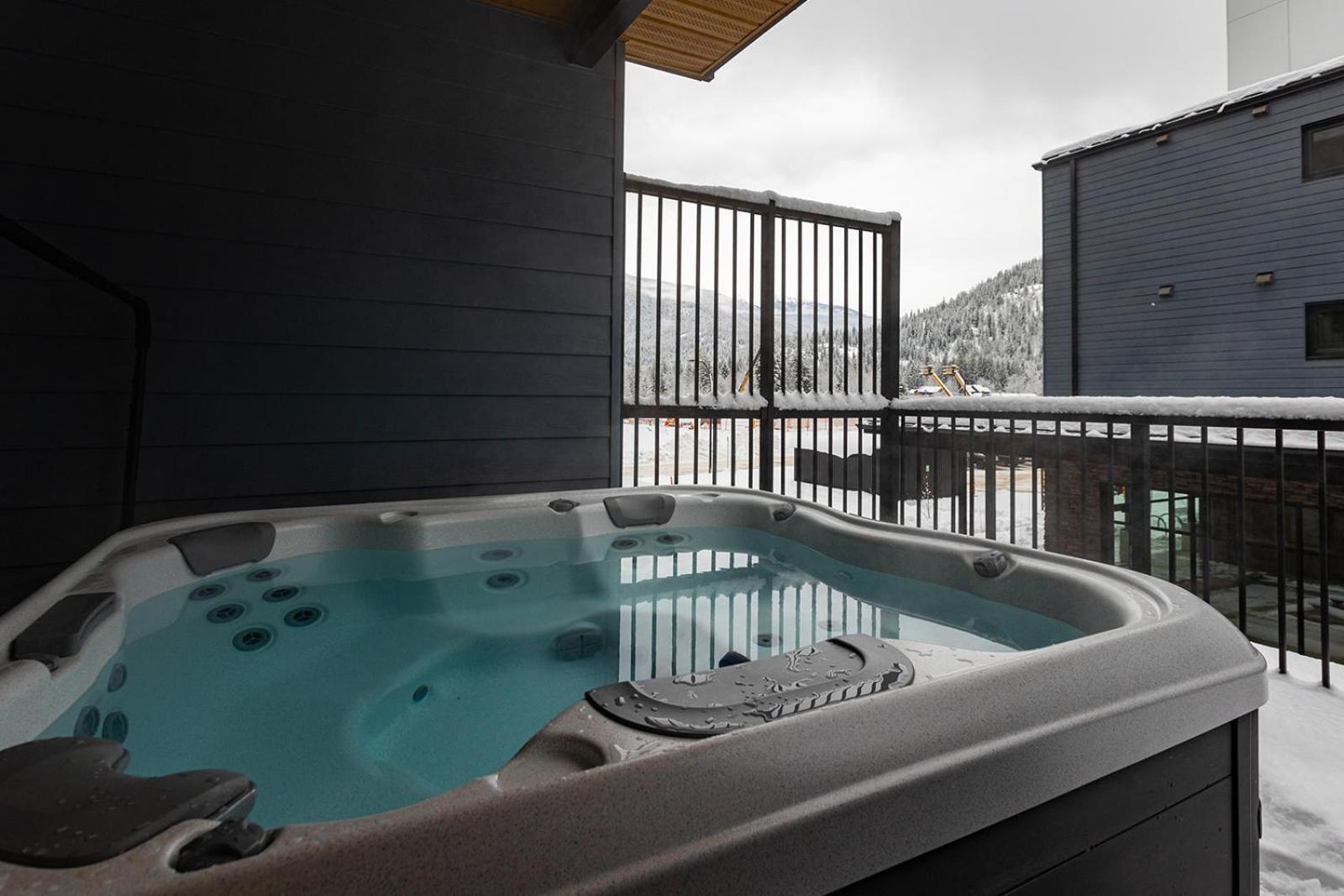 Tally Ho By Revelstoke Vacations Exterior foto