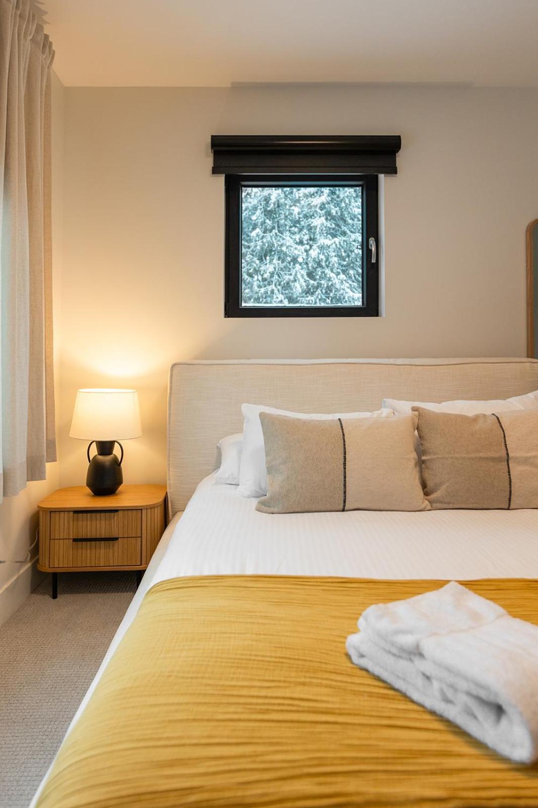 Tally Ho By Revelstoke Vacations Exterior foto