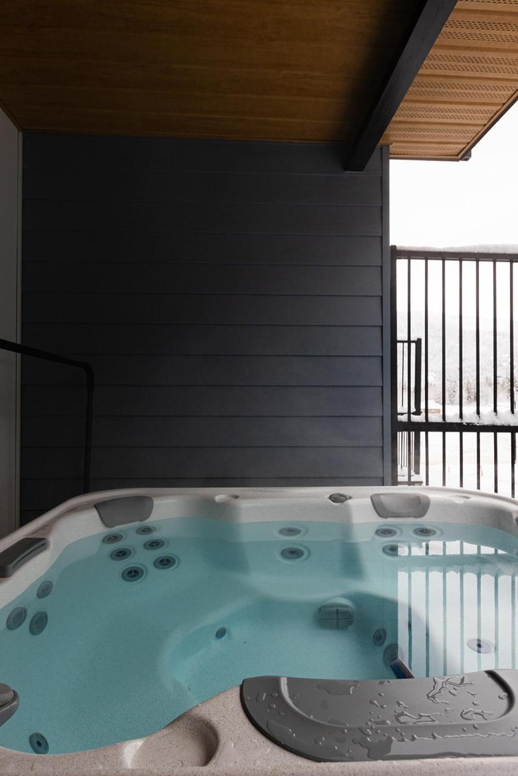 Tally Ho By Revelstoke Vacations Exterior foto