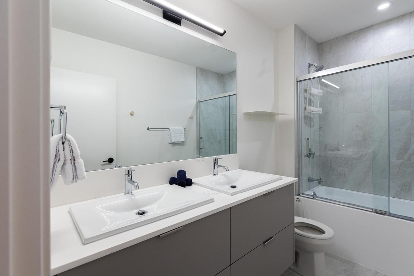 Tally Ho By Revelstoke Vacations Exterior foto